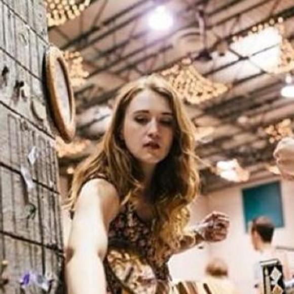 Meet your Posher, Jennea - Picture 1 of 1